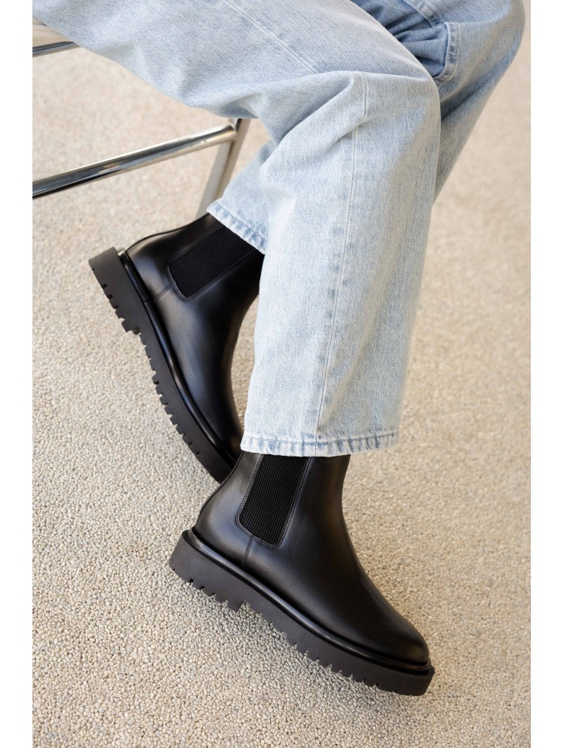 Black Chelsea Boots